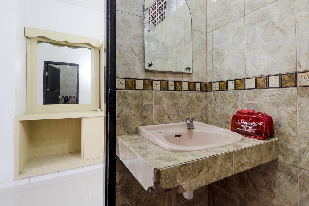 Hotel Reddoorz @ Poppies Lane 1 Kuta Lombok Zewnętrze zdjęcie