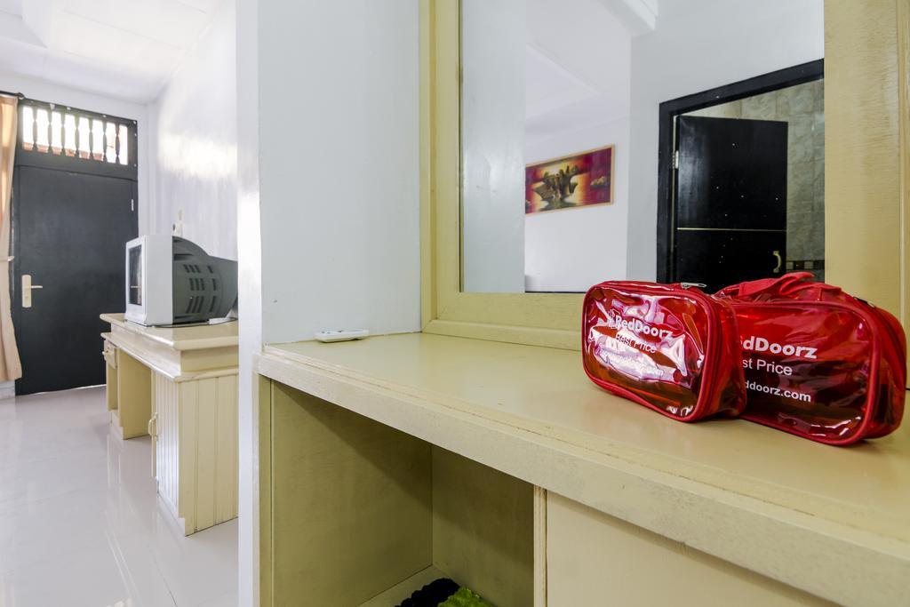 Hotel Reddoorz @ Poppies Lane 1 Kuta Lombok Zewnętrze zdjęcie