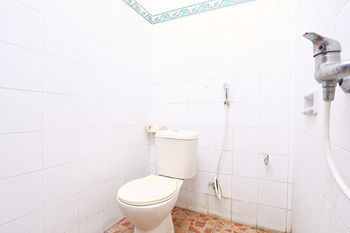 Hotel Reddoorz @ Poppies Lane 1 Kuta Lombok Zewnętrze zdjęcie